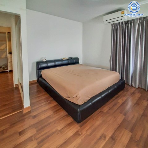 *****บ้านเดี่ยวมือสองย่านนนทบุรี ม.เวอรีเดียน ราชพฤกษ์ หลังมุม เนื้อที่กว้าง 51 ตร.ว. ฟังก์ชัน 4 ห้องนอน 4 ห้องน้ำ ที่จอดรถ 2 คัน บ้านเดี่ยวสไตล์โฮมออฟฟิศ ต่อเติมครบมีห้องประชุมแบบเก็บเสียง บนสุดยอดทำเล เพียง 2 นาทีถึงรถไฟฟ้าสายสีม่วง "สถานีบางรักน้อยท่าอิฐ" ใกล้จุดขึ้นทางด่วน "งามวงศ์วาน"